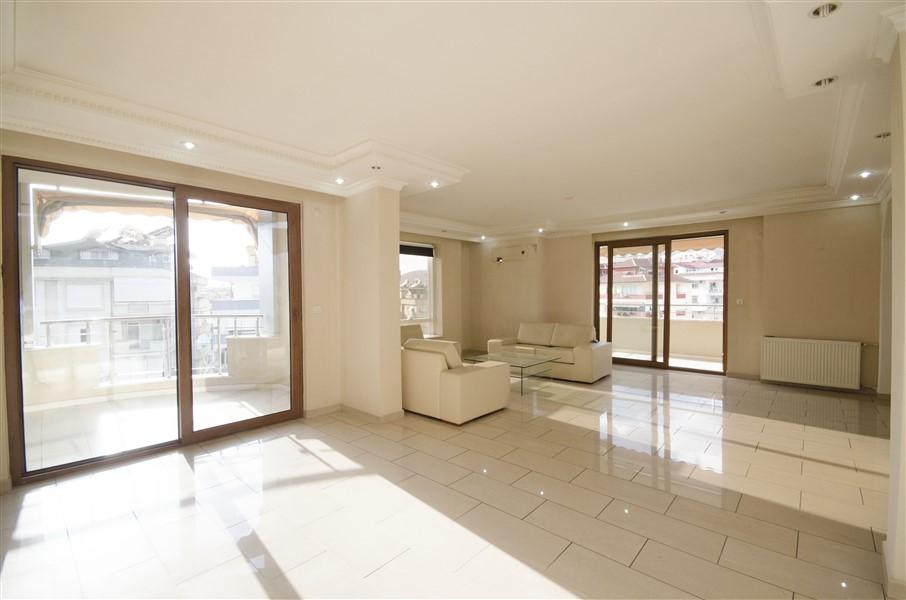 Spacious 3 + 1 apartment in the very center of Alanya - Фото 18