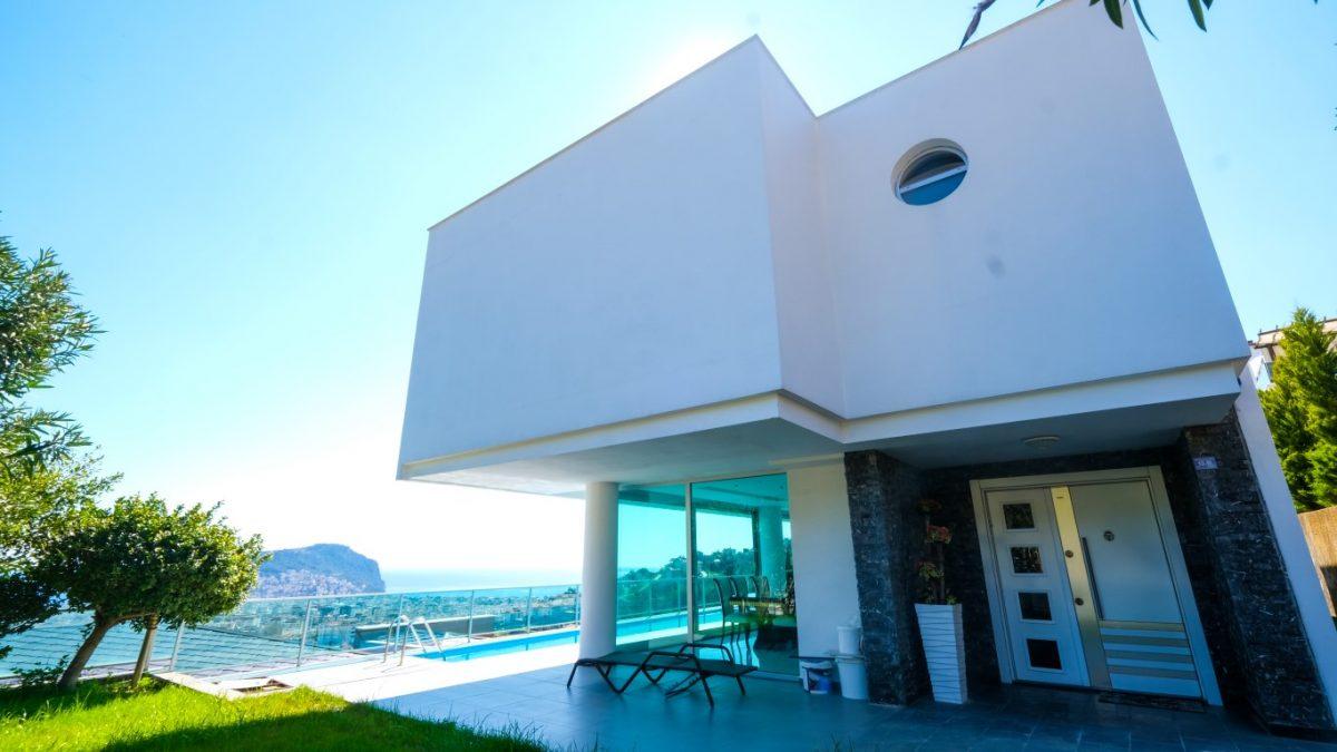 Three-storey villa with  sea and the historic fortress panoramic views - Фото 9