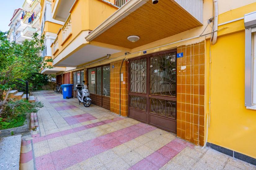 Inexpensive spacious four-room apartment in the very center of Alanya - Фото 2