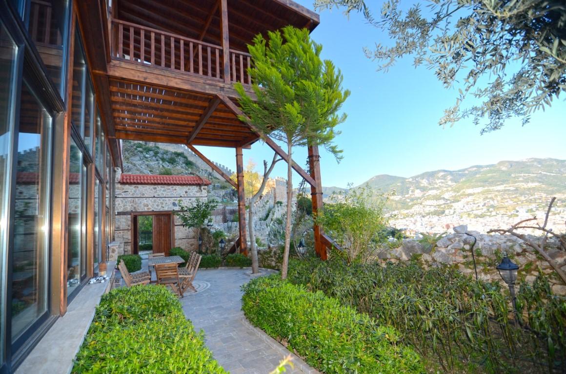 Old two-storey house next to the Alanya fortress - Фото 34