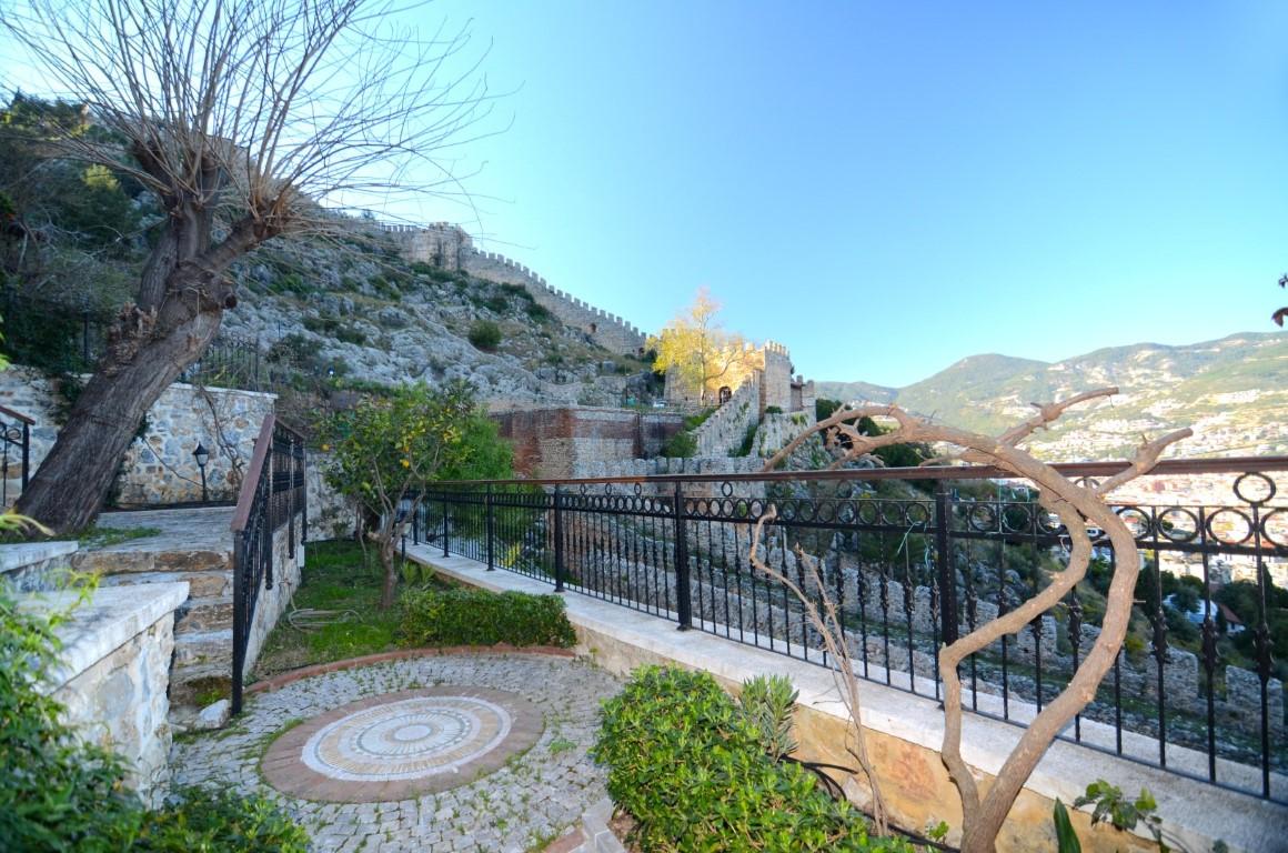 Old two-storey house next to the Alanya fortress - Фото 35