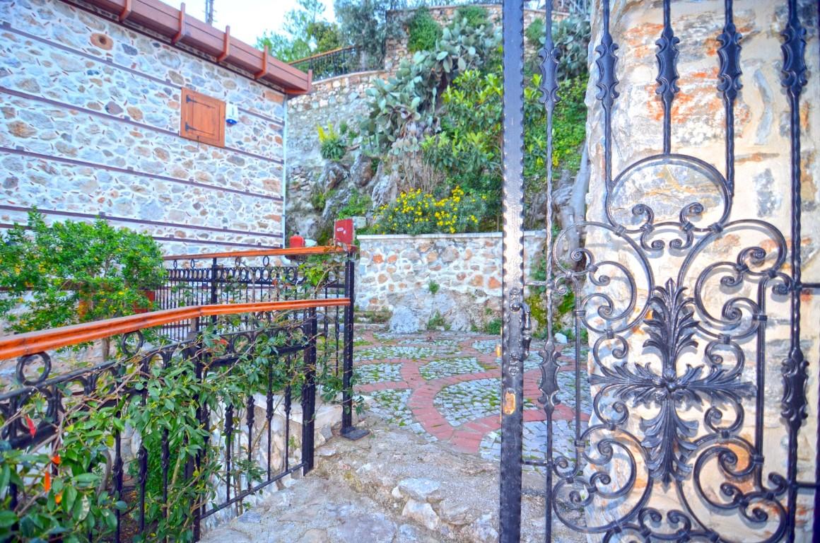 Old two-storey house next to the Alanya fortress - Фото 38