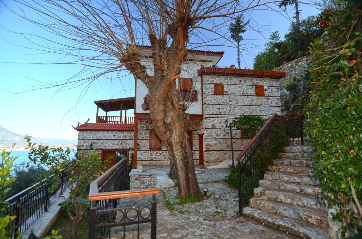 Old two-storey house next to the Alanya fortress - Фото 46