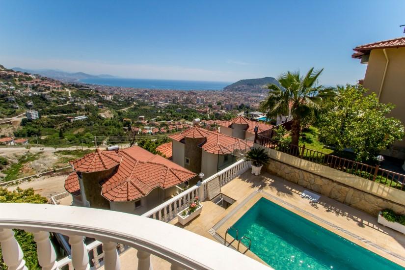 Private villa with superb views in Tepe - Фото 6