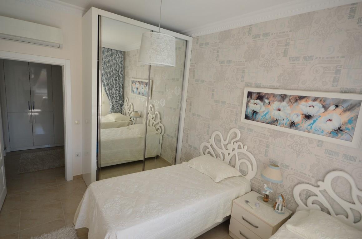 Furnished apartment 2 + 1 with European area of Alanya Mahmutlar - Foto 11