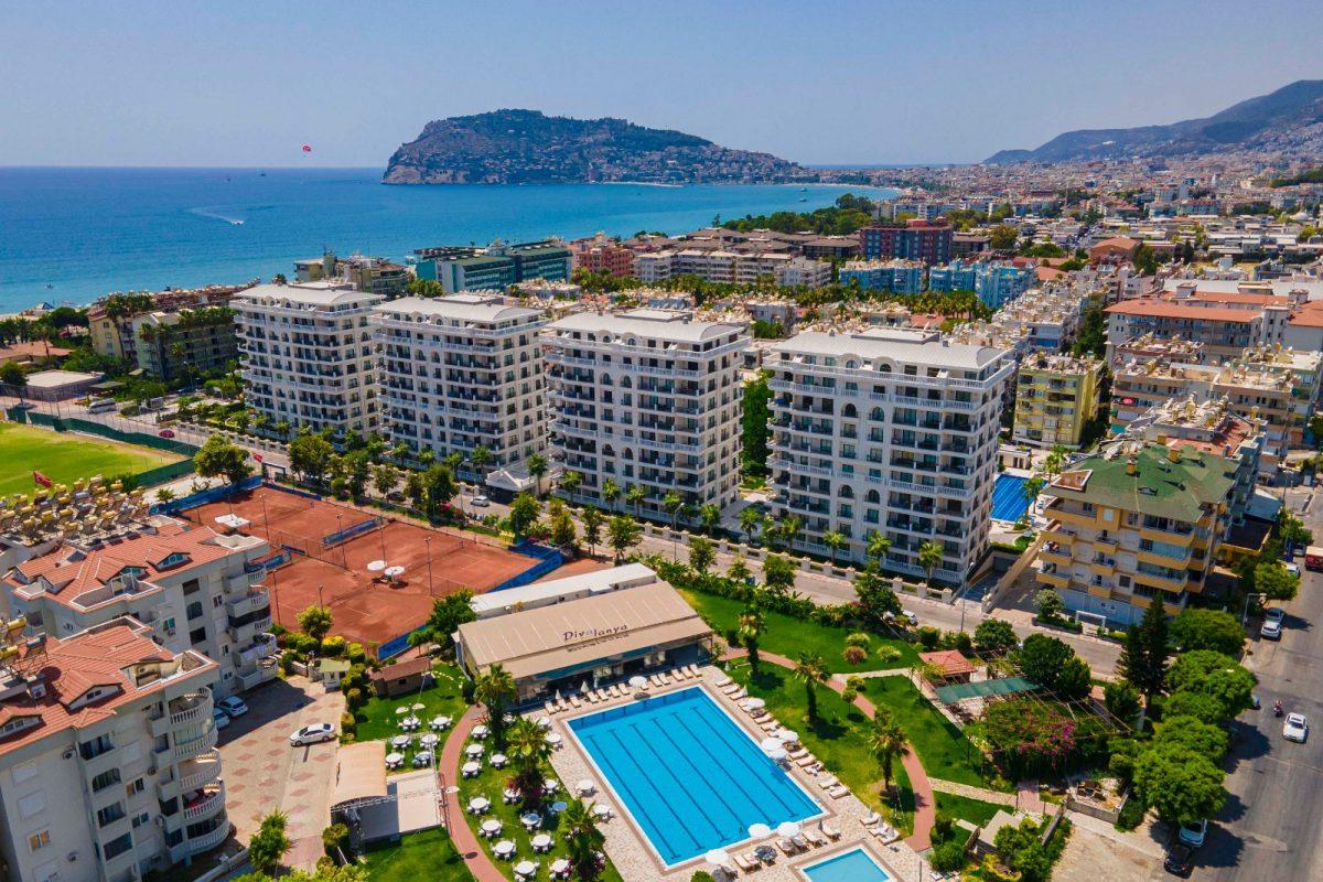 Apartments in a luxury complex in the center of Alanya - Фото 1