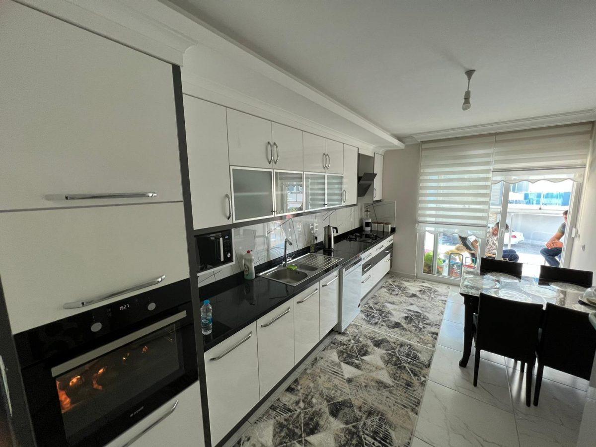 Spacious apartment with a separate kitchen and glazed terraces in the center of Alanya - Фото 5