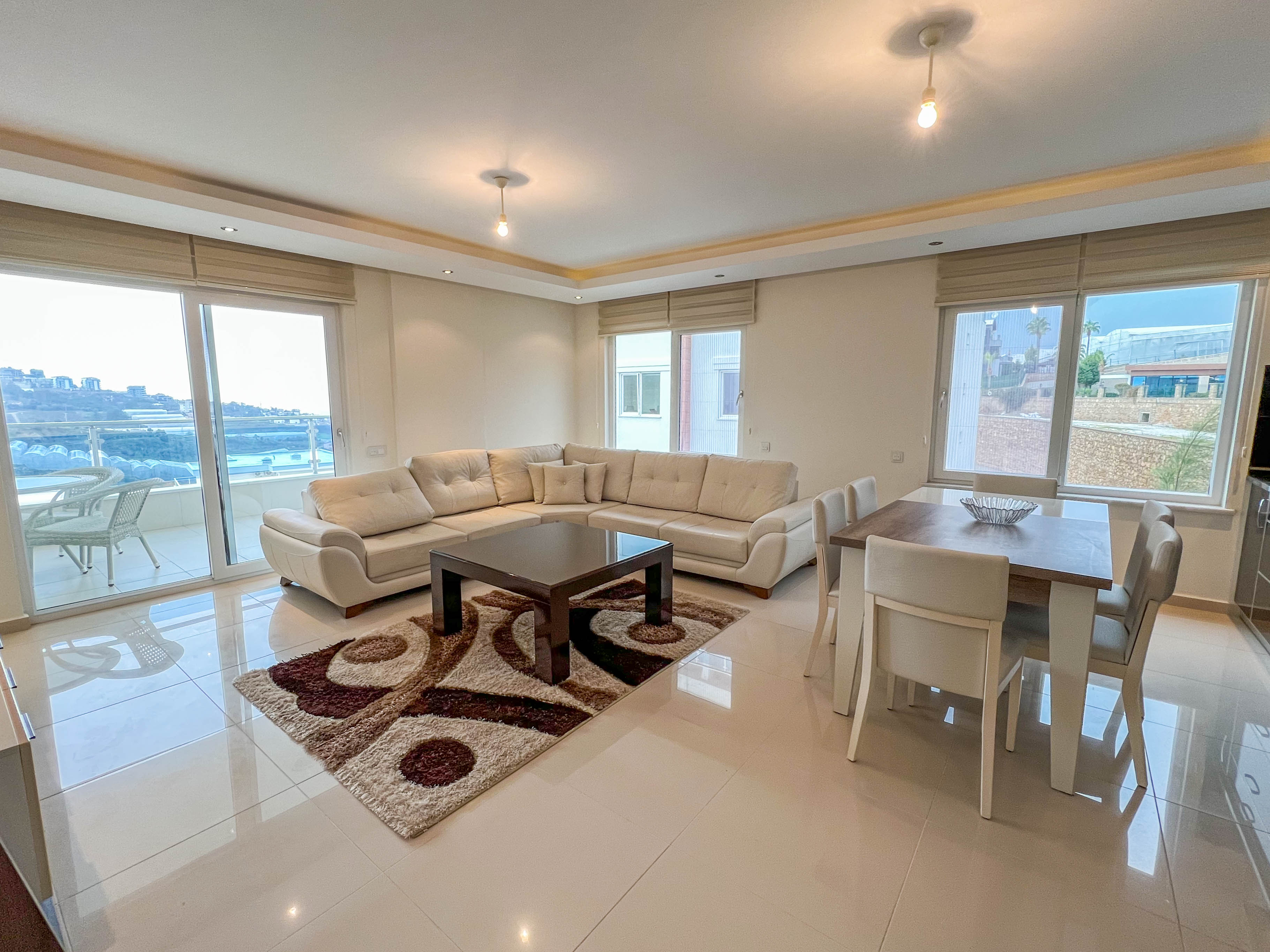 Spacious bright 150 m2 apartment in Kargicak, Alanya - Фото 1