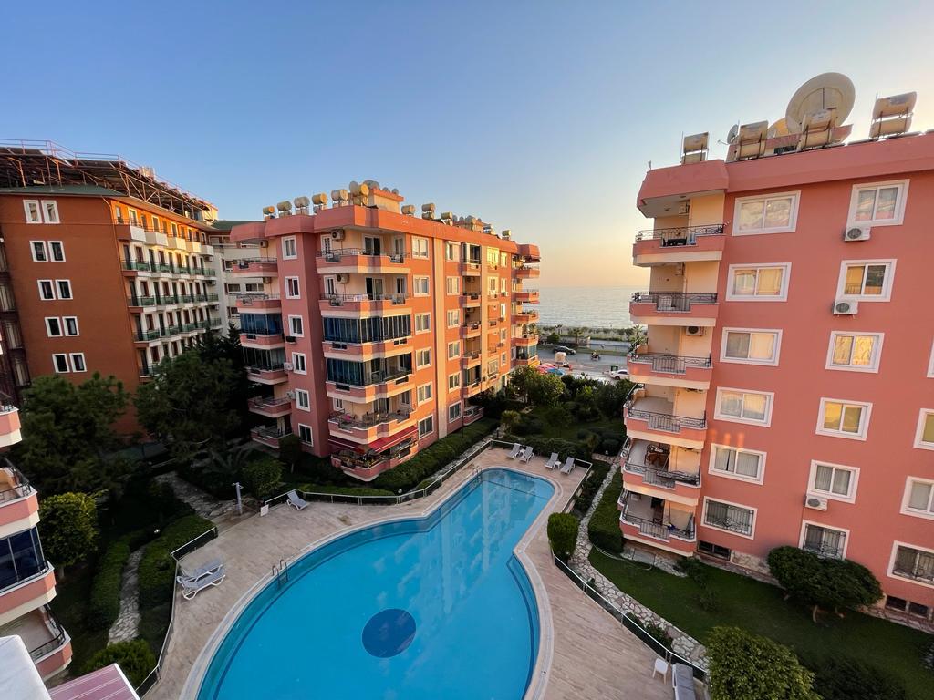 Spacious apartment with sea views, on the first coastline of Mahmutlar - Фото 5