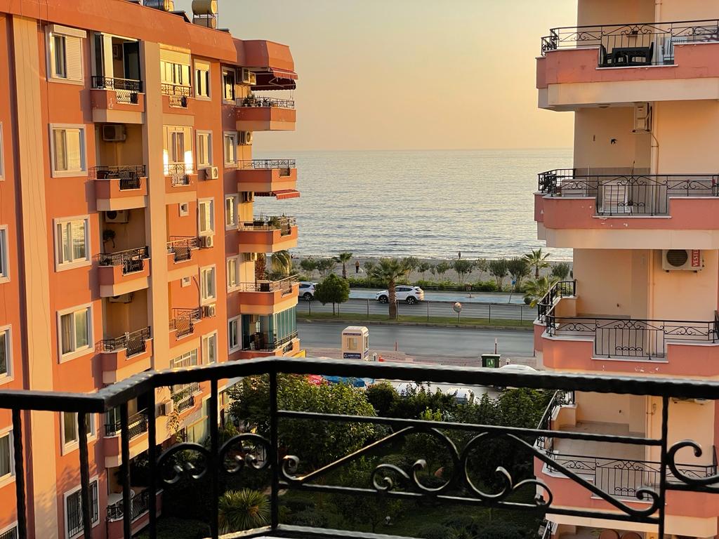 Spacious apartment with sea views, on the first coastline of Mahmutlar - Фото 2