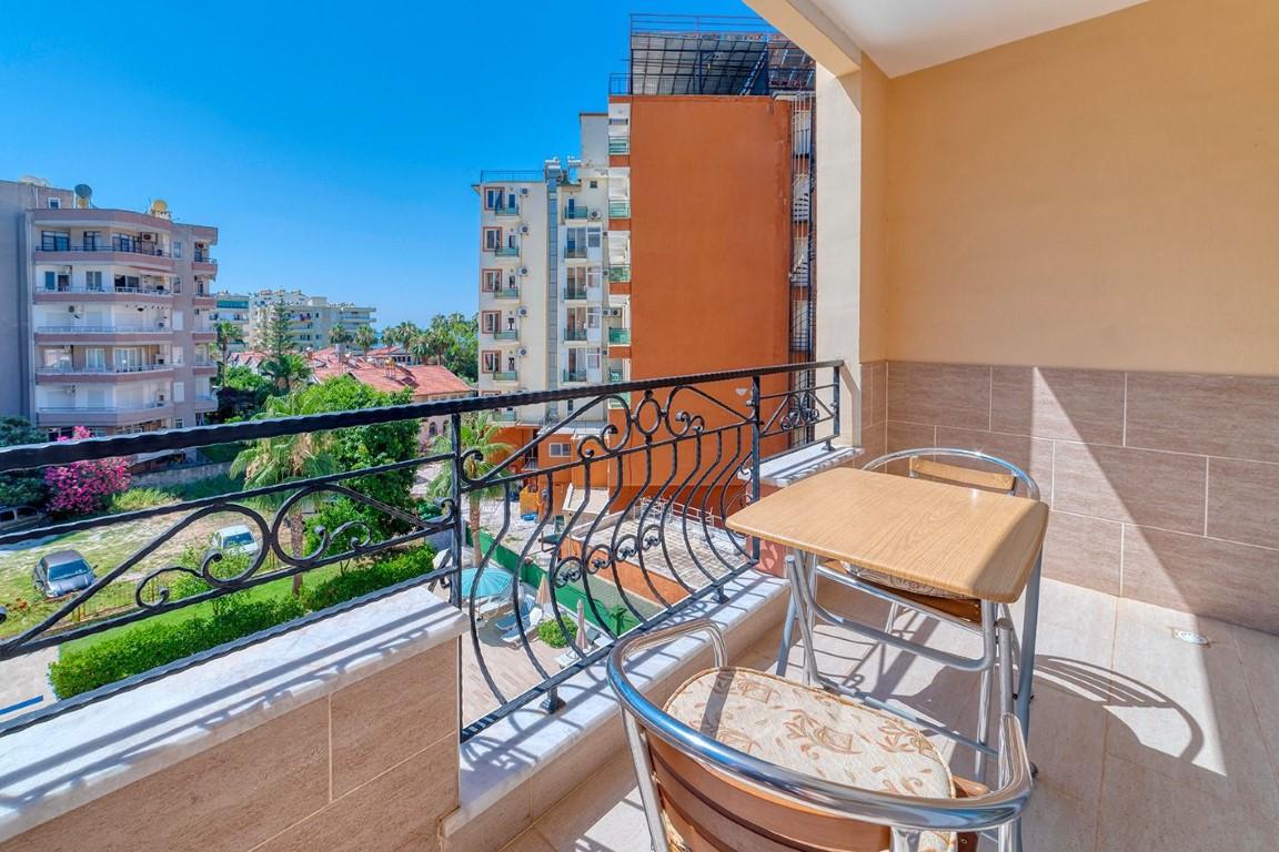 Two-room apartment 100 meters from the beach in Mahmutlar, Alanya - Фото 13