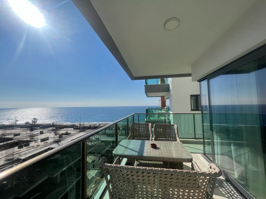 Spacious apartment with sea views on the first coastline in Mahmutlar, Alanya - Фото 6