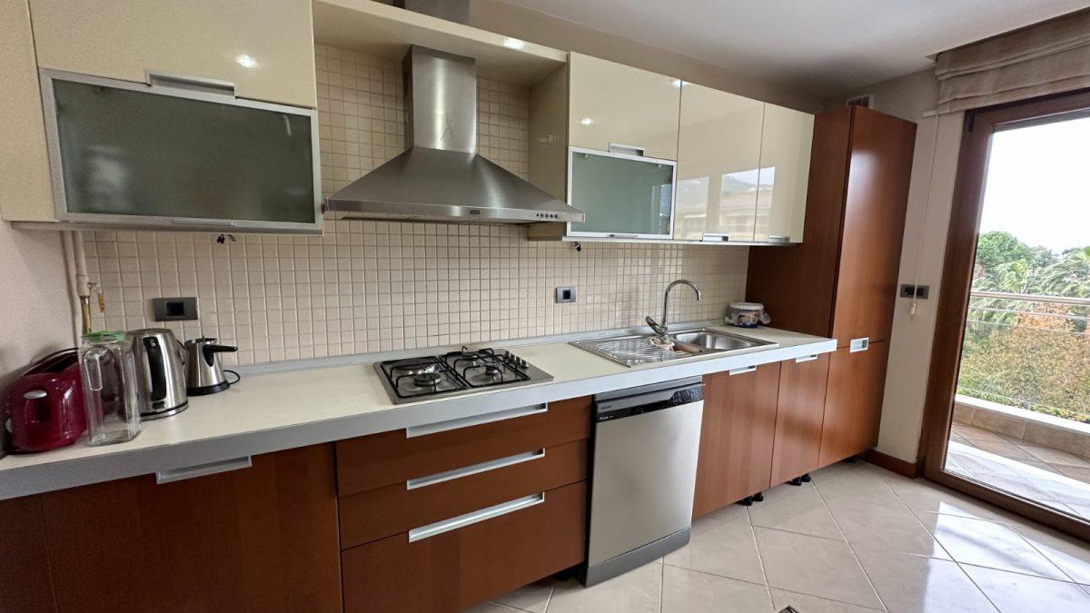 Spacious 4 + 1 apartment with on the first coastline of Alanya center - Фото 9