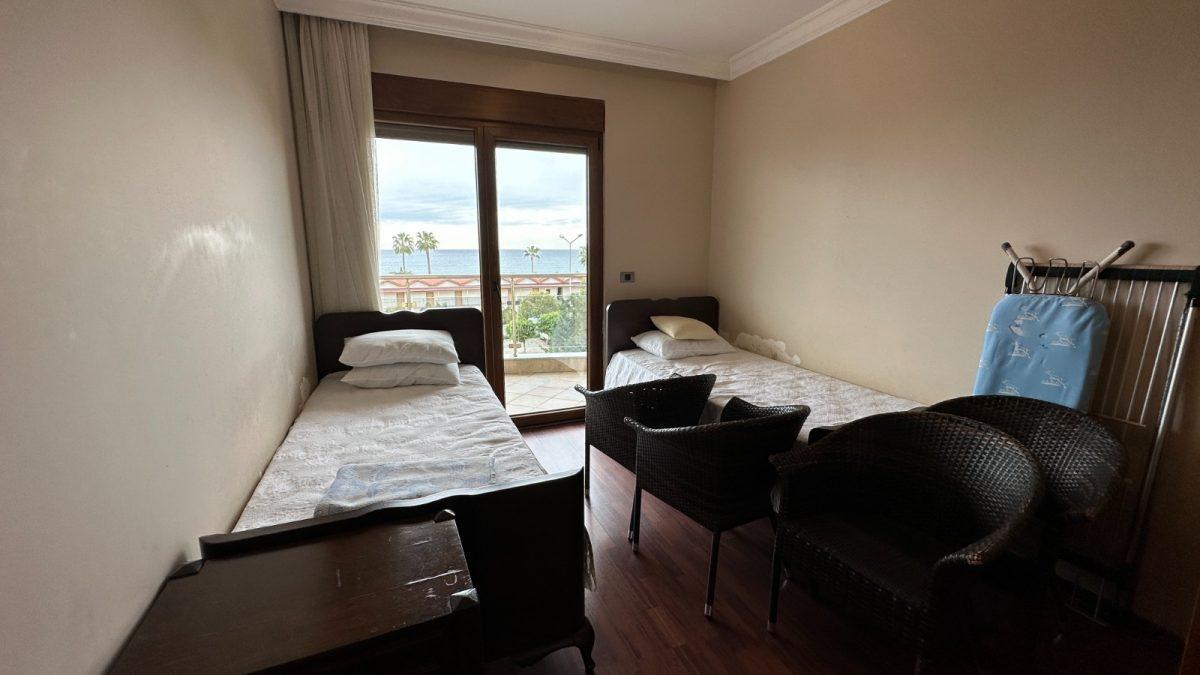 Spacious 4 + 1 apartment with on the first coastline of Alanya center - Фото 16