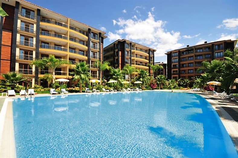 Spacious 4 + 1 apartment with on the first coastline of Alanya center - Фото 2