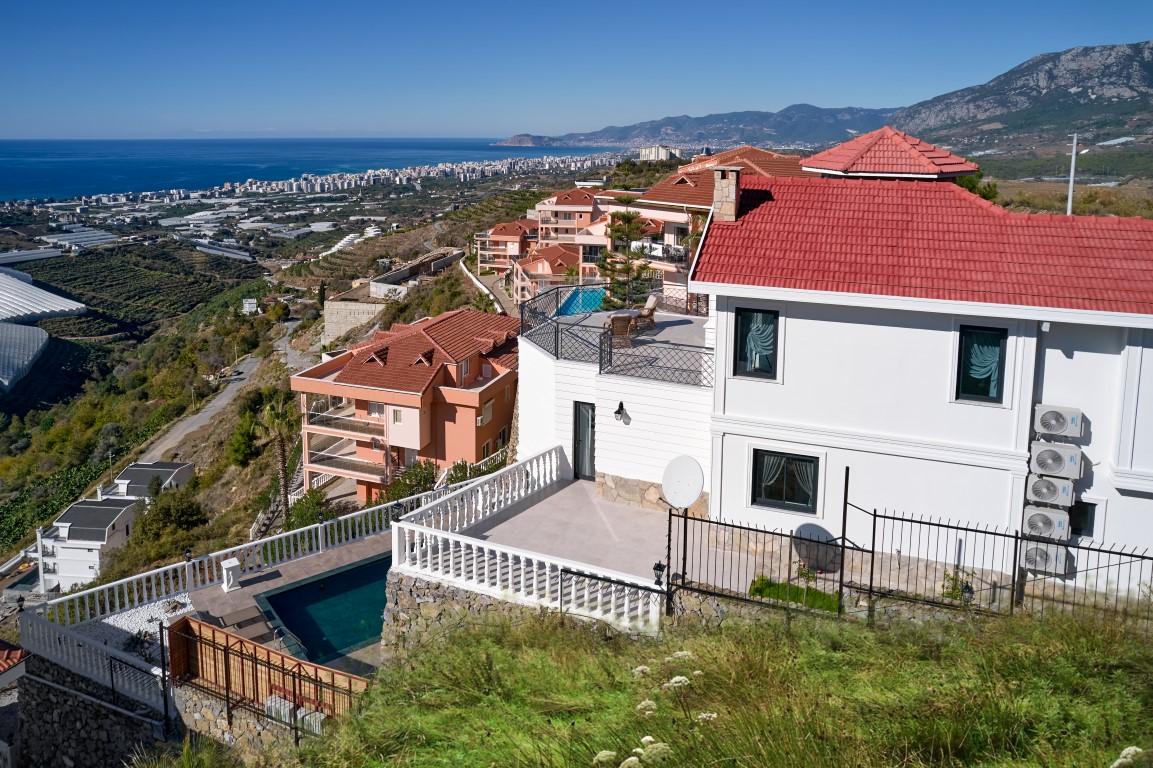 Spacious 4+1 villa with private pool and panoramic views in the area of Kargyjak, Alanya (Turkey) - Фото 4