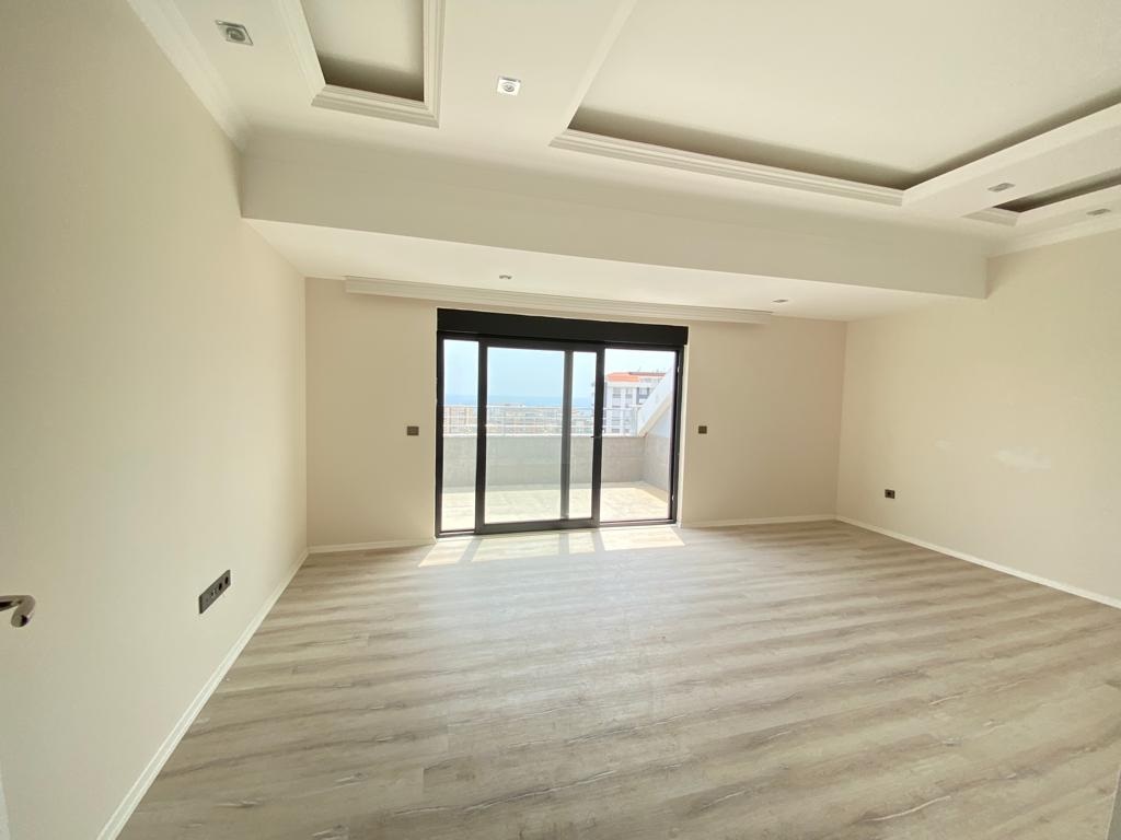 Penthouse 3+1, an area of 220 m2 without furniture in the area of Mahmutlar, Alanya - Фото 18