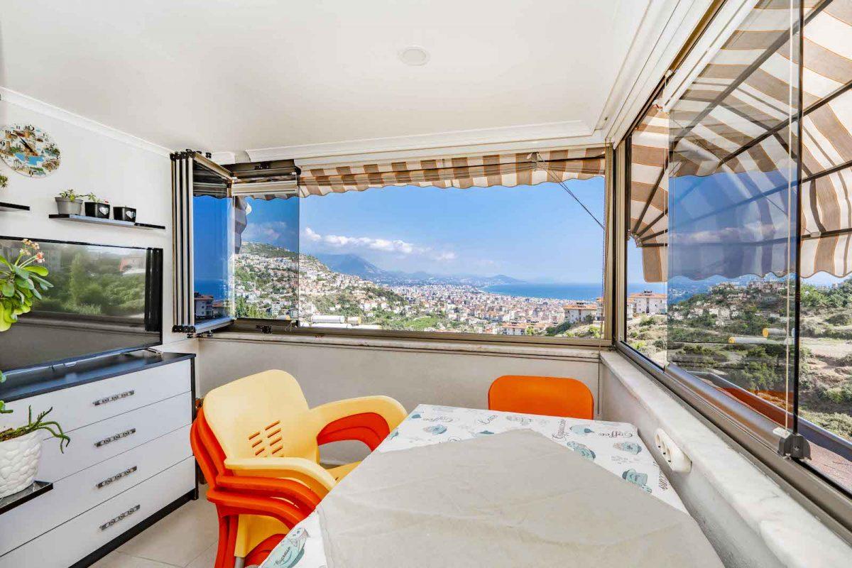 Stylish apartment with glazed terraces and sea view in the center of Alanya - Фото 11