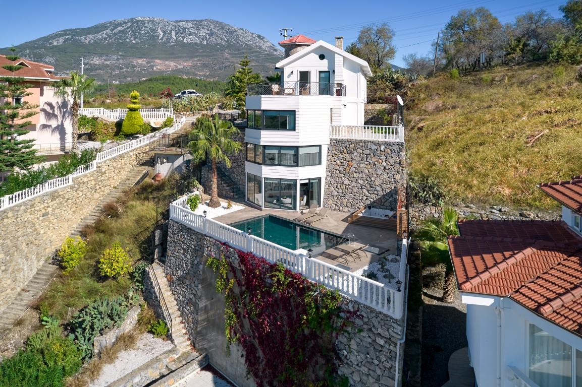 Spacious 4+1 villa with private pool and panoramic views in the area of Kargyjak, Alanya (Turkey) - Фото 2