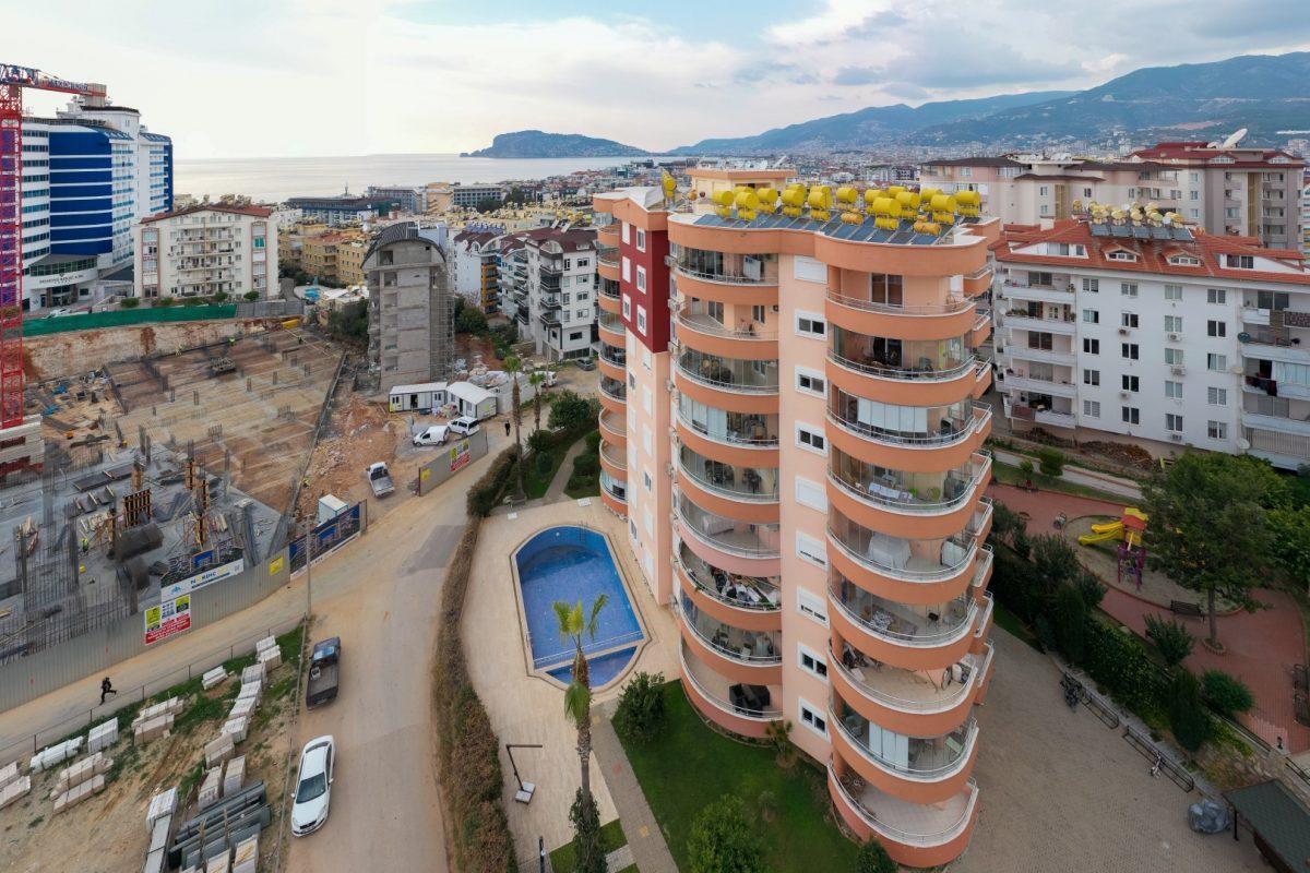 Spacious 2 + 1 apartment overlooking the sea and Alanya  - Фото 17