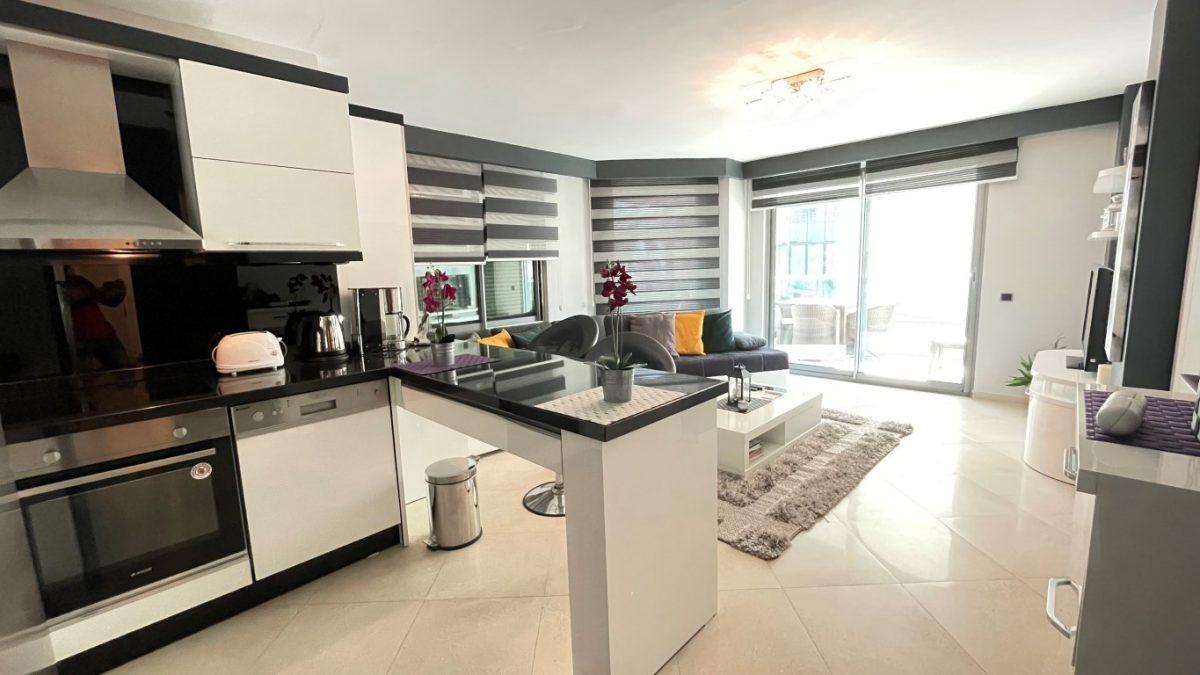 Apartment of 90 m2 (without furniture) 100 meters from the sea in Oba, Alanya - Фото 3