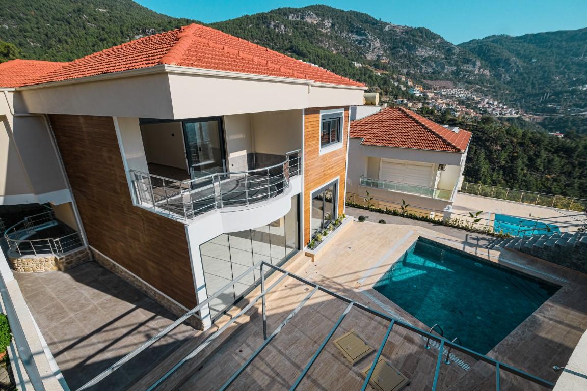 4+1 villa with own swimming pool in Alanya, Tepe district - Фото 2