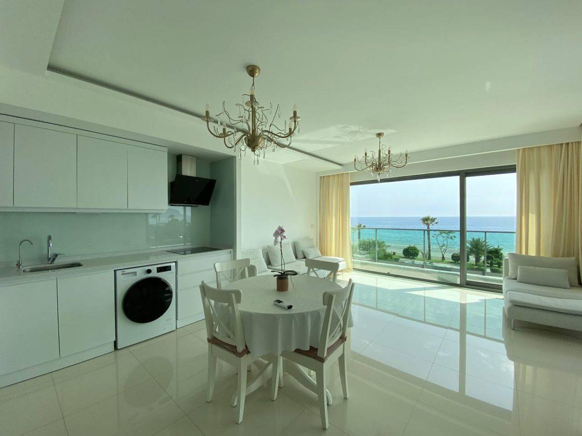 Two bedroom apartment on the first coastline with panoramic sea views - Фото 2