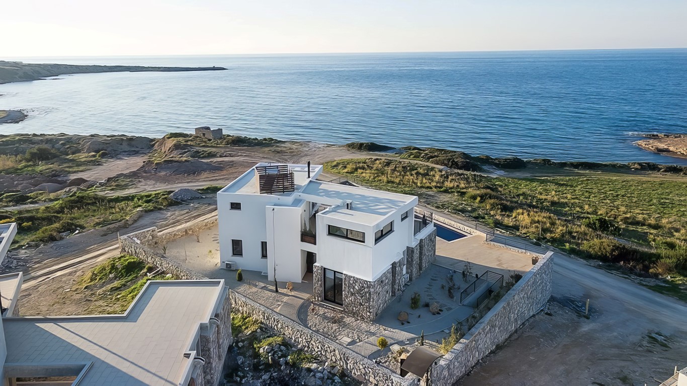 New project of villas in Northern Cyprus, located on the sea, Esentep - Фото 5