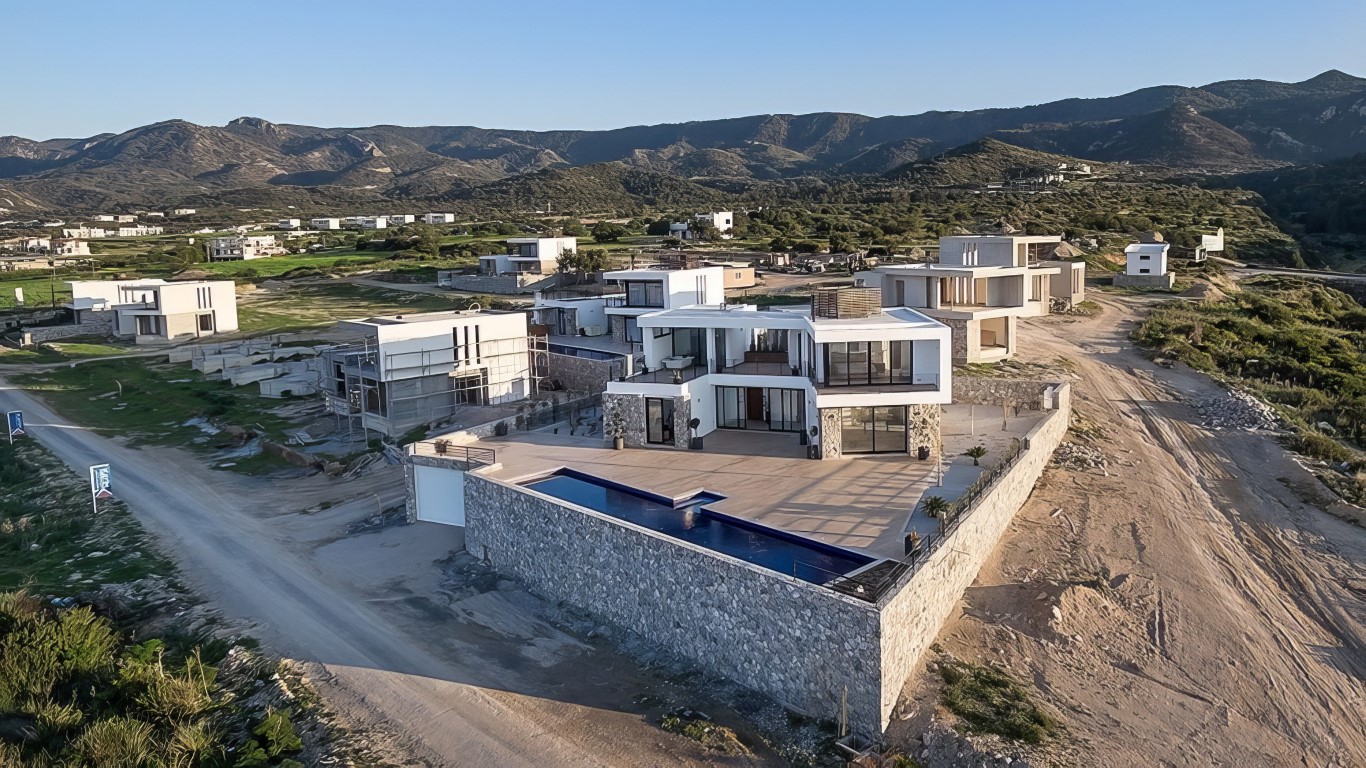 New project of villas in Northern Cyprus, located on the sea, Esentep - Фото 3