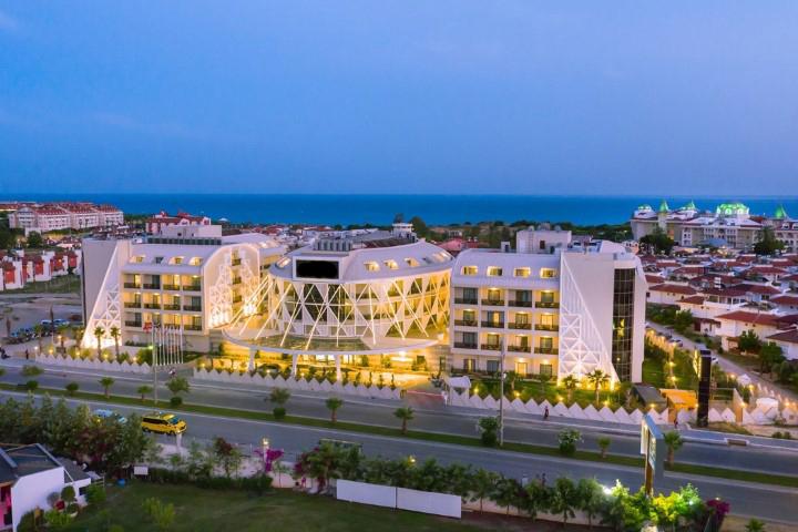 Modern 5-star hotel in Antalya - Фото 1