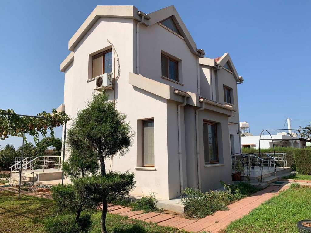 Spacious two-storey villa with large green garden, Northern Cyprus - Фото 3