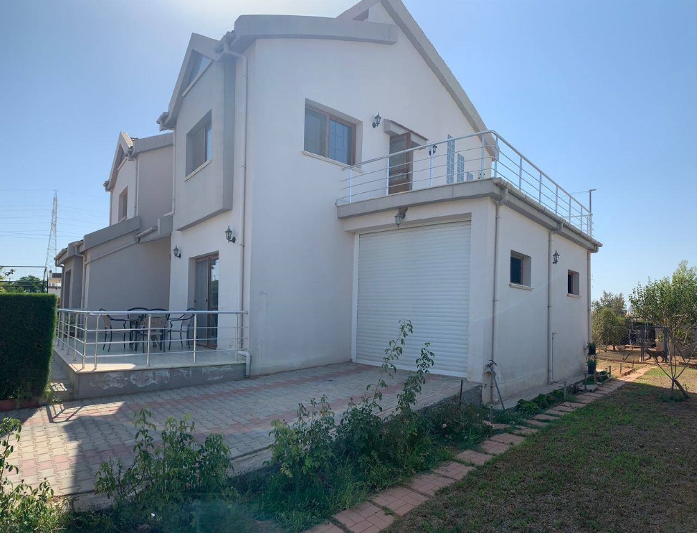 Spacious two-storey villa with large green garden, Northern Cyprus - Фото 5