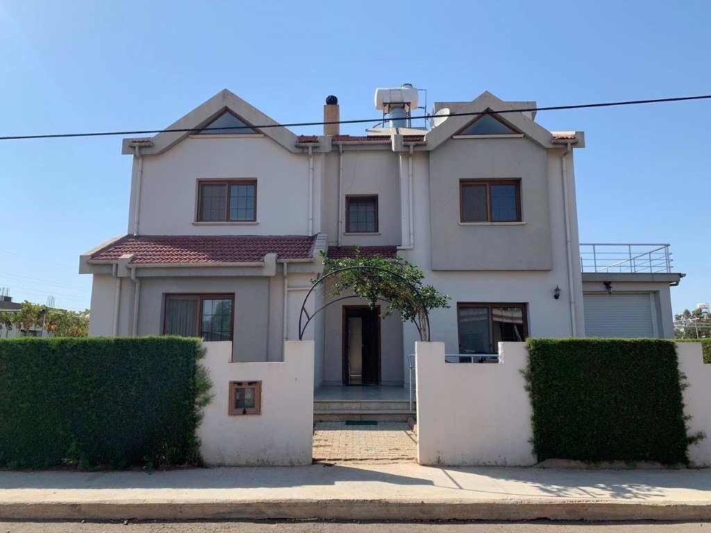 Spacious two-storey villa with large green garden, Northern Cyprus - Фото 7