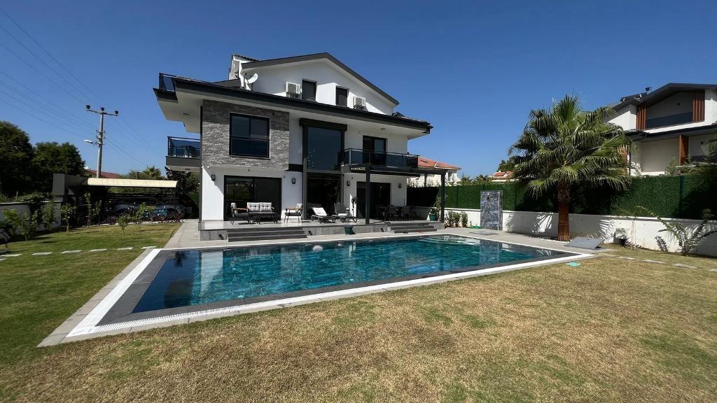 Luxury furnished villa in Fethiye, area 220 m² - Фото 2