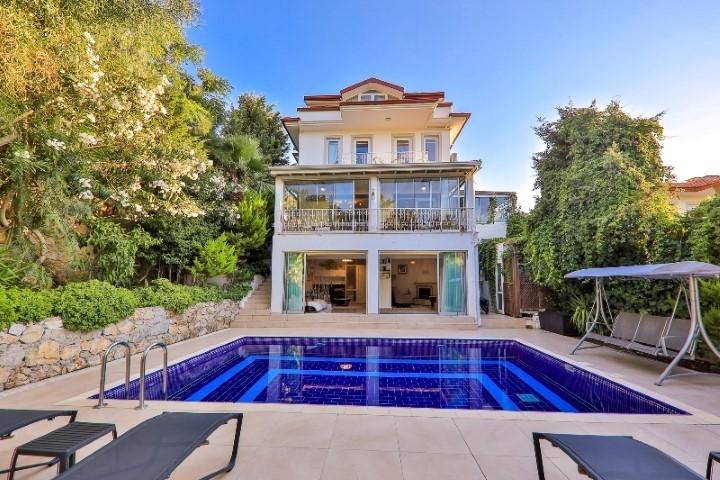 Luxury villa with private pool in Fethiye, area 220 m² - Фото 2