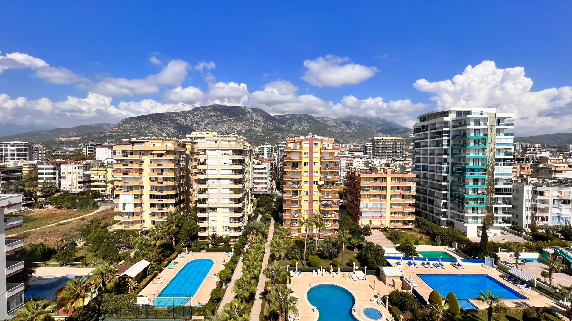 Penthouse in Alanya with an area of 260 m2 on the first coastline, Mahmutlar - Фото 23