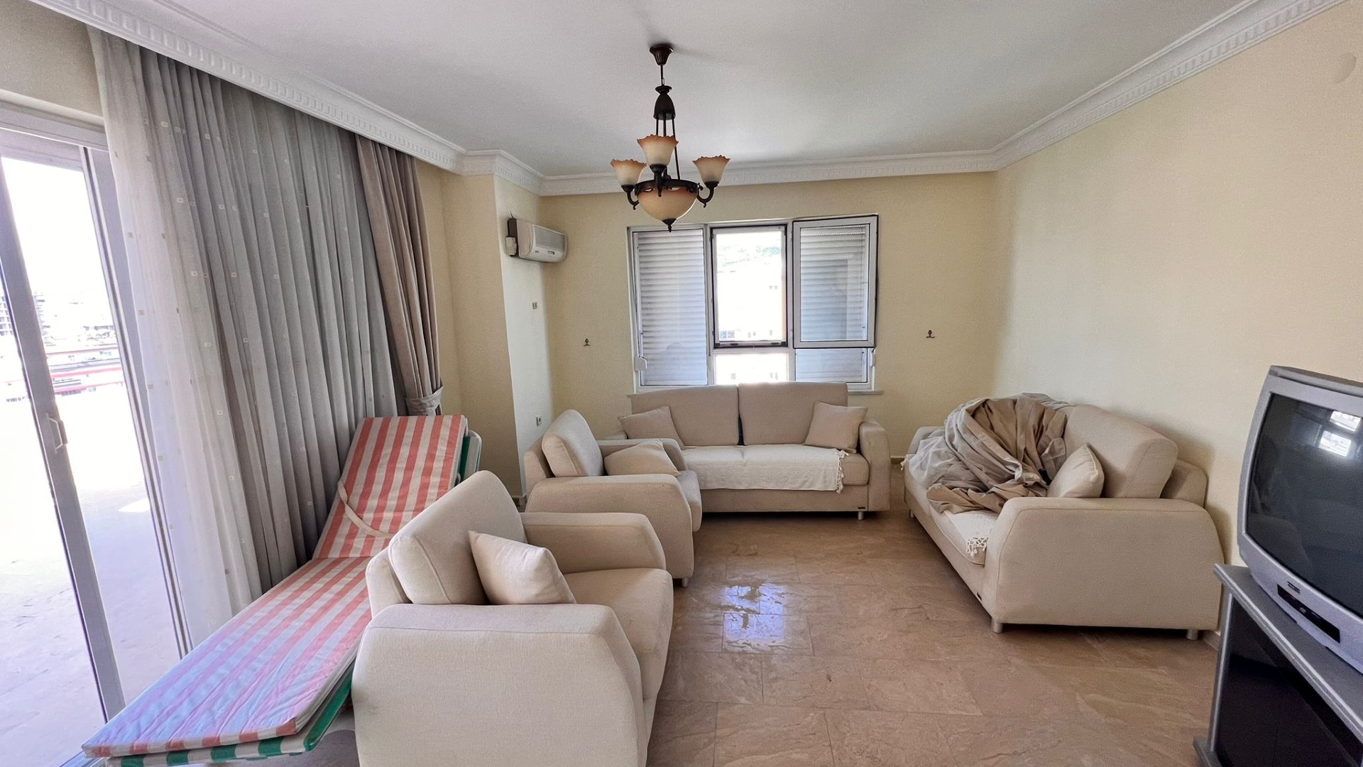 Penthouse in Alanya with an area of 260 m2 on the first coastline, Mahmutlar - Фото 16