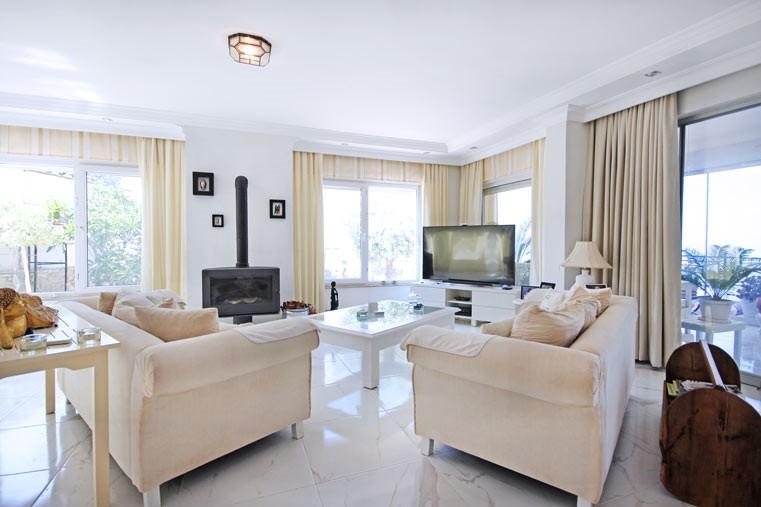 Spacious villa in Alanya with 7+3 apartments with sea and city views, Kestel - Фото 22