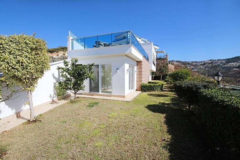 Detached villa with private pool, beautiful view of the sea and the city, Kargyjak district - Фото 6