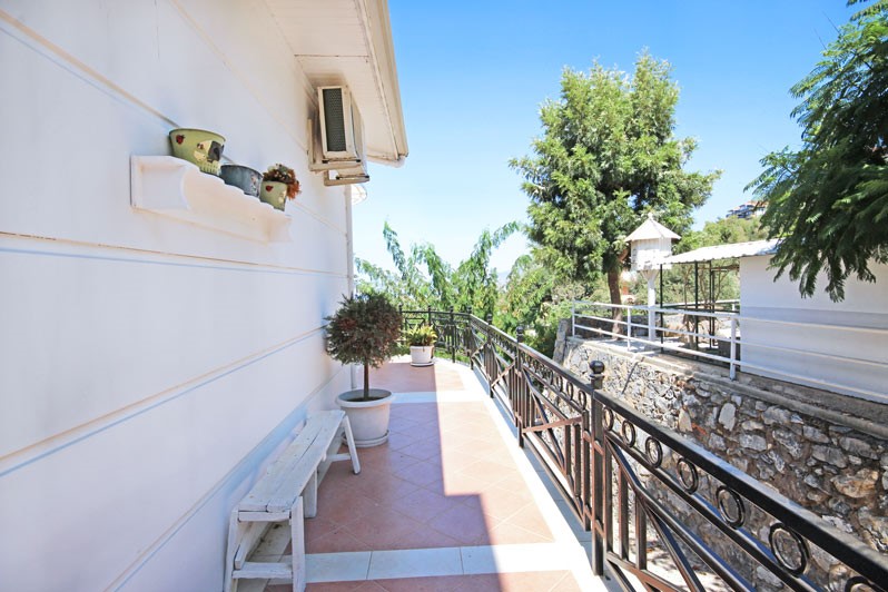 Spacious villa in Alanya with 7+3 apartments with sea and city views, Kestel - Фото 19