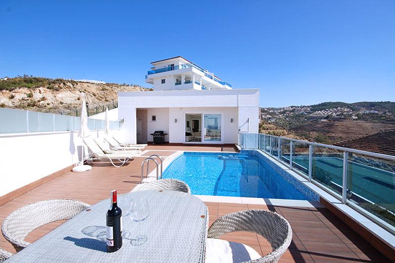 Detached villa with private pool, beautiful view of the sea and the city, Kargyjak district - Фото 13