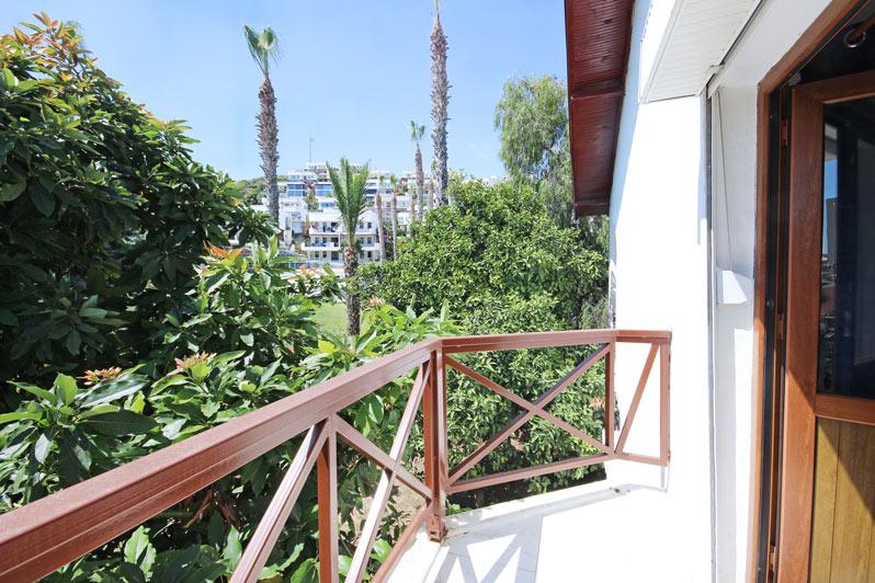 Detached villa with 8+2 apartments with beautiful views of the sea and mountains, Demirtaş district - Фото 45