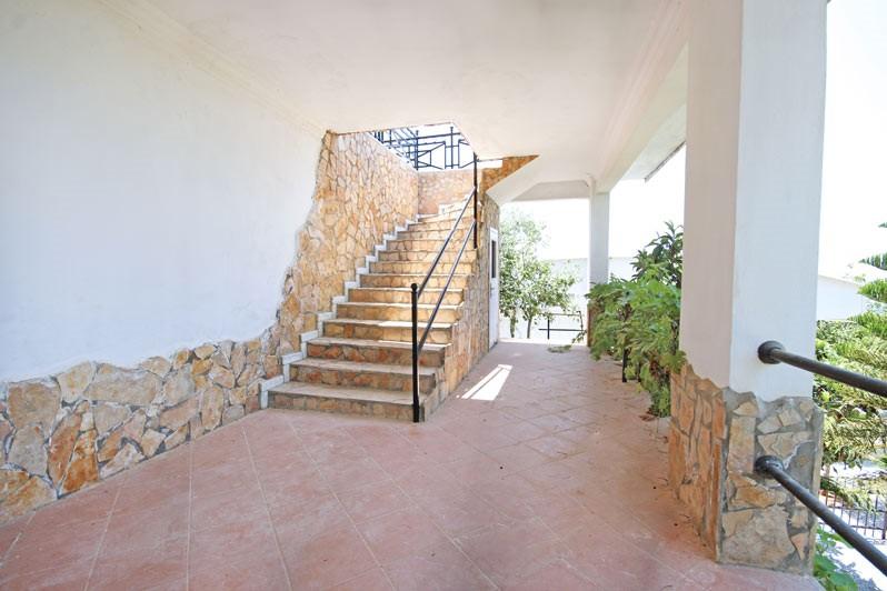 Spacious villa in Alanya with 7+3 apartments with sea and city views, Kestel - Фото 77