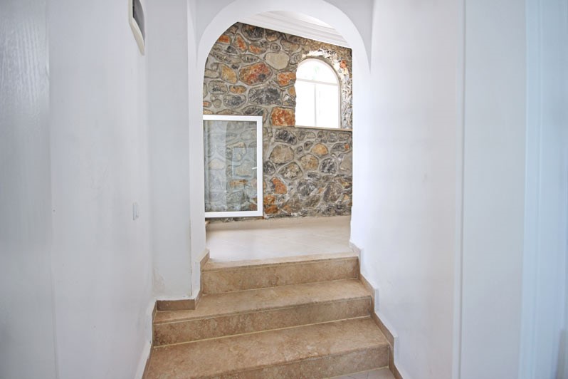 Spacious villa in Alanya with 7+3 apartments with sea and city views, Kestel - Фото 74