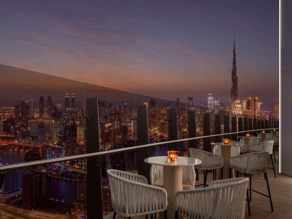 SLS Dubai’s luxury high-rise residence with stunning views of Burj Khalifa and the Persian Gulf - Фото 8