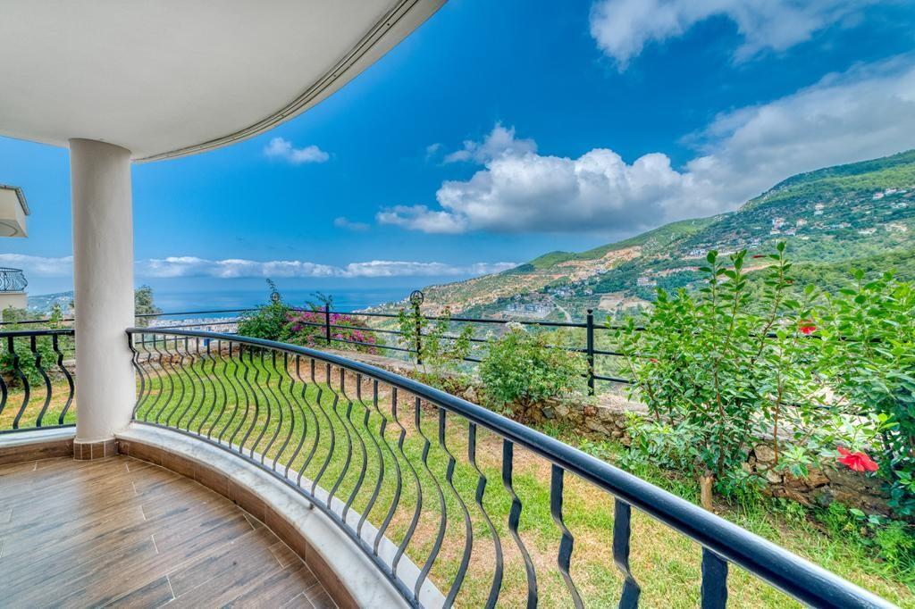 Luxury two bedroom apartment with beautiful sea and mountain views, Bektas - Фото 8