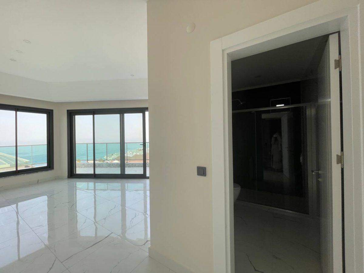 Spacious penthouse 3+1 next to the sea in the Kargyjak area - Фото 52