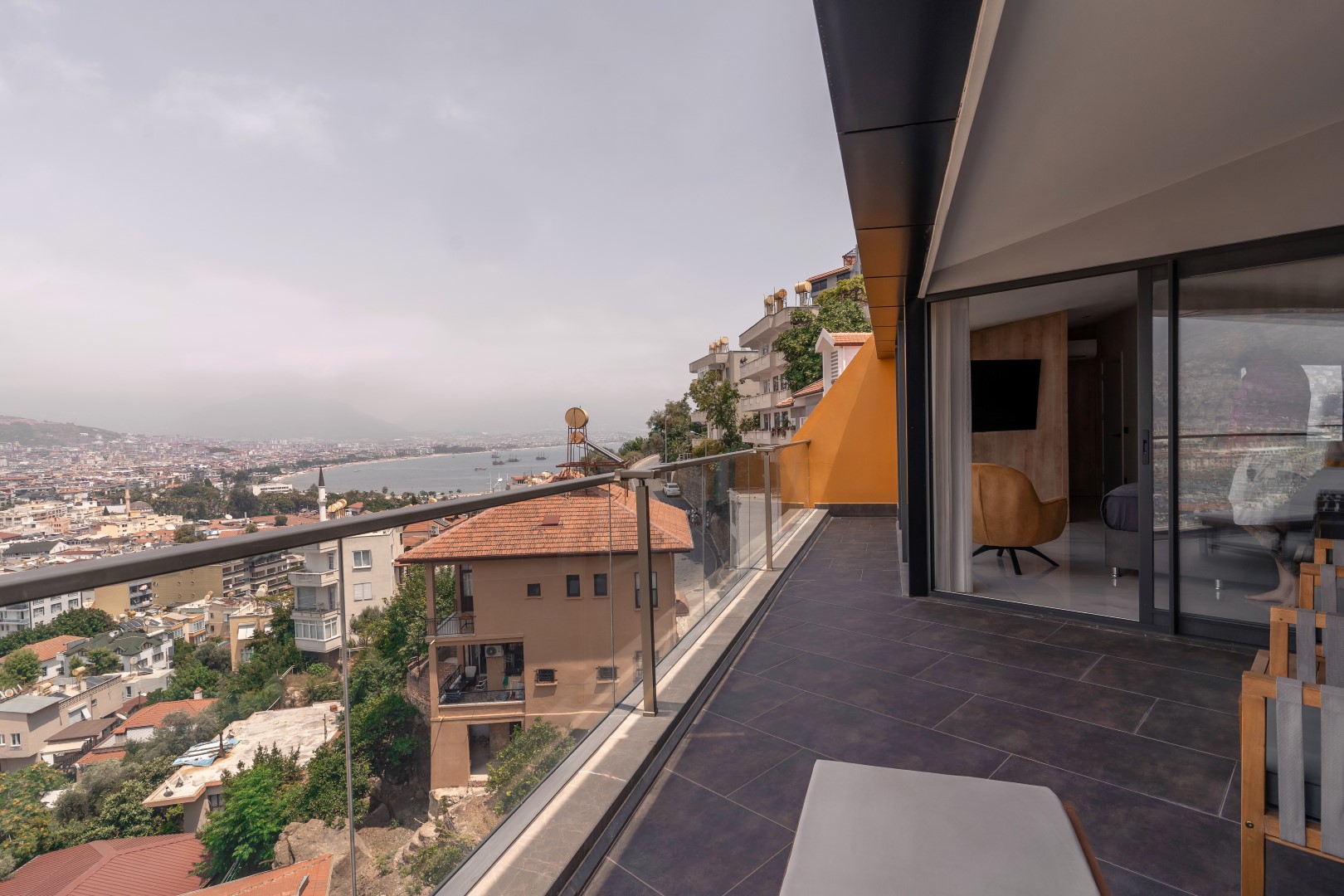 Premium duplex of 210 m2 with panoramic views of the sea and the city - Фото 5