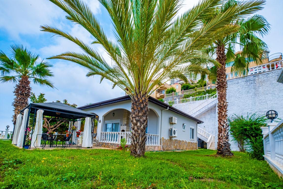 Detached mountain villa overlooking the sea and the city, in the area of Kargicak - Фото 7