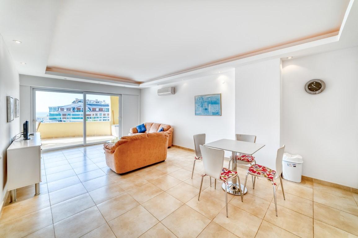 Light two bedroom apartment on 3rd floor, 350 m from the sea - Фото 3